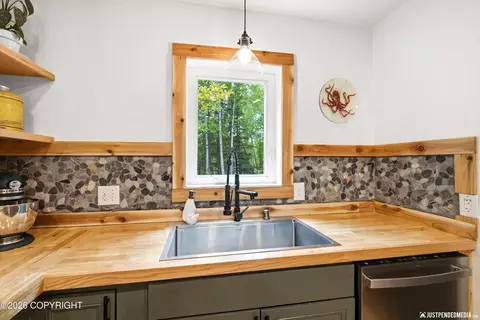 Kitchen - 935 N Leatherleaf Loop, Wasilla, AK 99654 photo 6 of 8