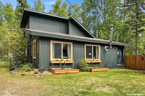Exterior - 935 N Leatherleaf Loop, Wasilla, AK 99654 photo 4 of 12