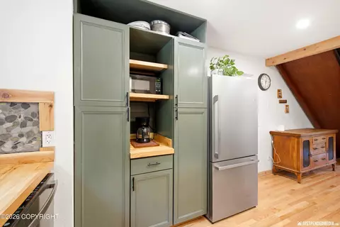 Kitchen - 935 N Leatherleaf Loop, Wasilla, AK 99654 photo 7 of 8