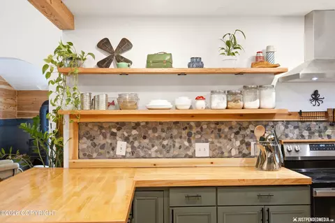 Kitchen - 935 N Leatherleaf Loop, Wasilla, AK 99654 photo 4 of 8