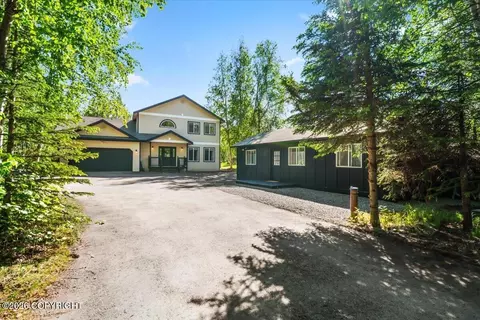524 E Silver Fox Ln, Wasilla, AK 99654