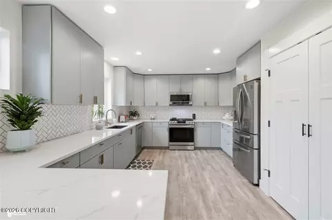 Kitchen - 4431 E Cobblestone Dr, Wasilla, AK 99654 photo 2 of 3