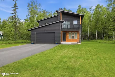 Exterior - 4431 E Cobblestone Dr, Wasilla, AK 99654 photo 2 of 10