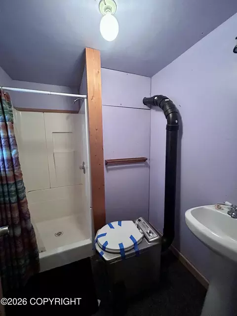 Bath - 14149 E Front St, Talkeetna, AK 99676 photo 1 of 3