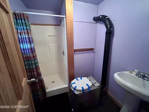 Bath - 14149 E Front St, Talkeetna, AK 99676 photo 2 of 3
