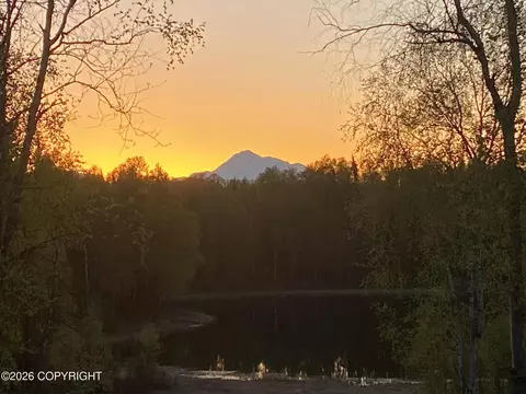 25476 S Wolf Track Rd, Talkeetna, AK 99676
