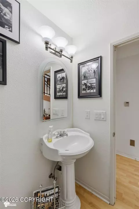 Bath - 7604 Highlander Dr, Anchorage, AK 99518 photo 2 of 7