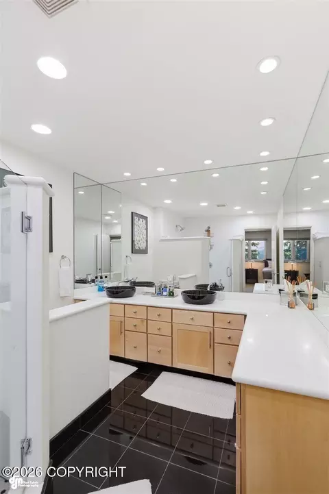 Bath - 7604 Highlander Dr, Anchorage, AK 99518 photo 3 of 7
