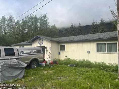 219 Marathon Dr, Seward, AK 99664