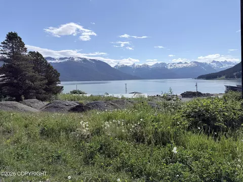 20 Union St, Haines, AK 99827
