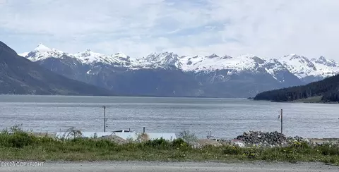 20 Union St, Haines, AK 99827
