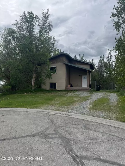 810 Hilltop Dr, Palmer, AK 99645