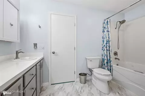 Bath - 2871 E Fairview Loop, Wasilla, AK 99654 photo 2 of 5