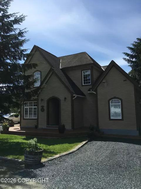 901 Pearl F St, Petersburg, AK 99833