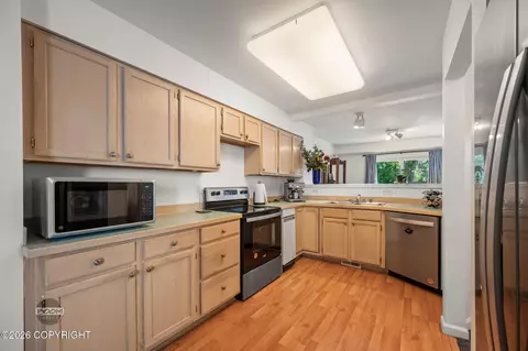 Kitchen - 3022 Brittany Pl, Anchorage, AK 99504 photo 4 of 5