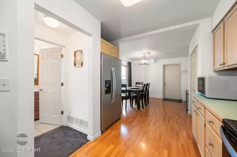 Entry Way - 3022 Brittany Pl, Anchorage, AK 99504 photo 3 of 7