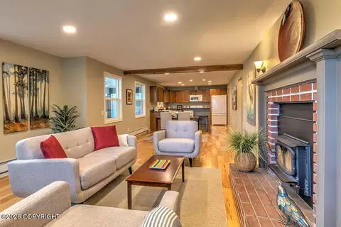 Living - 1852 E 26th Ave, Anchorage, AK 99508 photo 2 of 4
