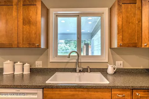Kitchen - 1852 E 26th Ave, Anchorage, AK 99508 photo 6 of 7