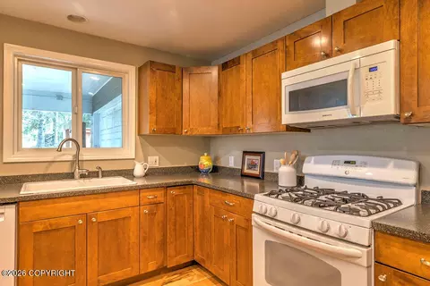 Kitchen - 1852 E 26th Ave, Anchorage, AK 99508 photo 5 of 7