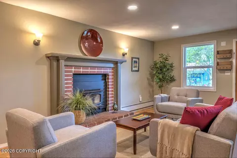 Living - 1852 E 26th Ave, Anchorage, AK 99508 photo 3 of 4