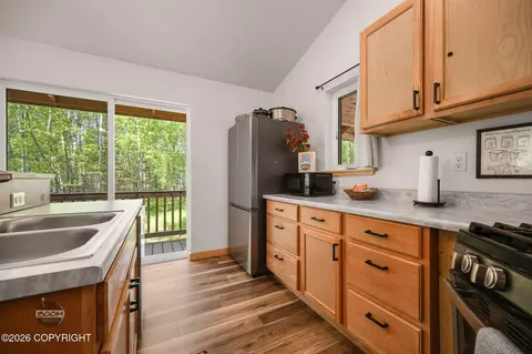 Kitchen - 5281 E Mcdowell Rd, Wasilla, AK 99654 photo 4 of 14