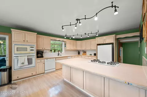 Kitchen - 22432 Glacier View Dr, Eagle River, AK 99577 photo 5 of 5