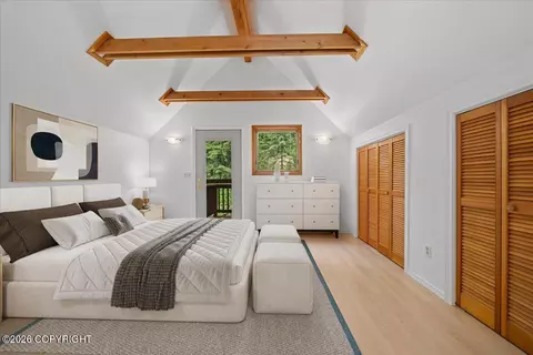 Bedroom - 22909 Eagle River Rd, Eagle River, AK 99577 photo 6 of 6