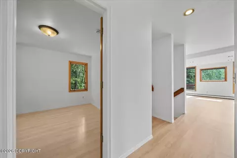 Entry Way - 22909 Eagle River Rd, Eagle River, AK 99577 photo 3 of 9