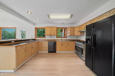 Kitchen - 22909 Eagle River Rd, Eagle River, AK 99577 photo 1 of 4