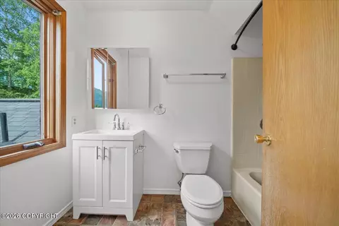 Bath - 22909 Eagle River Rd, Eagle River, AK 99577 photo 4 of 5