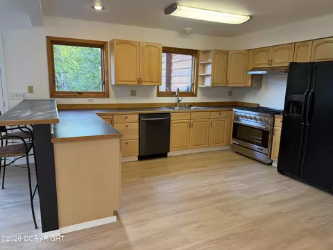 Kitchen - 22909 Eagle River Rd, Eagle River, AK 99577 photo 2 of 5