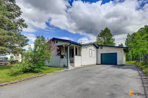 1607 Summit View St, Anchorage, AK 99504