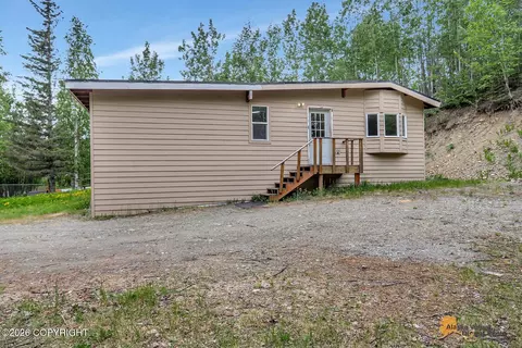 6061 E Pike Ave, Wasilla, AK 99654
