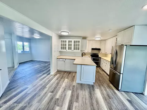1430 Bridgeway St # 9, Anchorage, AK 99501