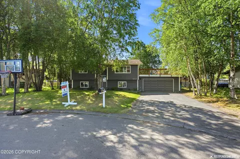 10027 Marmot Cir, Anchorage, AK 99515