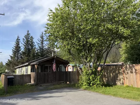 219 Bear Dr, Seward, AK 99664