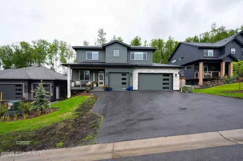 8843 Skyvista Cir, Eagle River, AK 99577