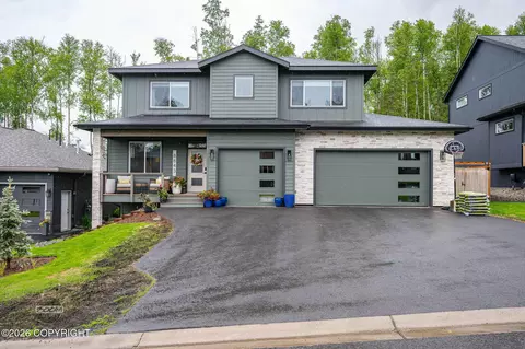 8843 Skyvista Cir, Eagle River, AK 99577