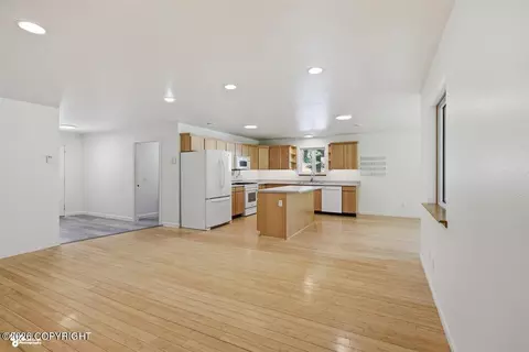 Living - 502 Rangeview Ave, Homer, AK 99603 photo 3 of 6