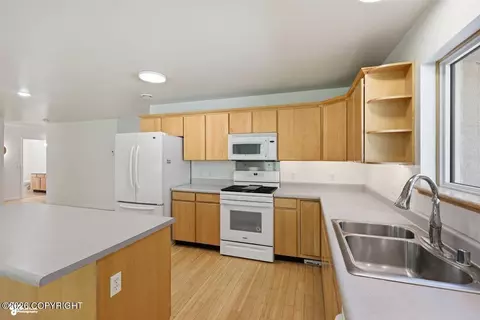 Kitchen - 502 Rangeview Ave, Homer, AK 99603 photo 6 of 7