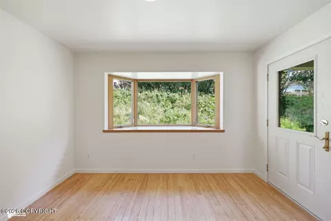 Living - 502 Rangeview Ave, Homer, AK 99603 photo 4 of 6
