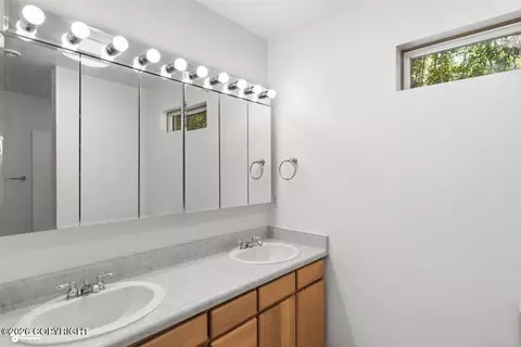 Bath - 502 Rangeview Ave, Homer, AK 99603 photo 1 of 5