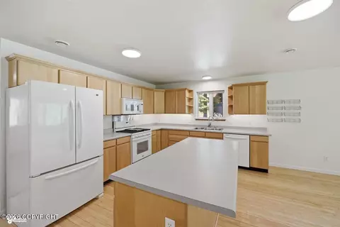 Kitchen - 502 Rangeview Ave, Homer, AK 99603 photo 2 of 7