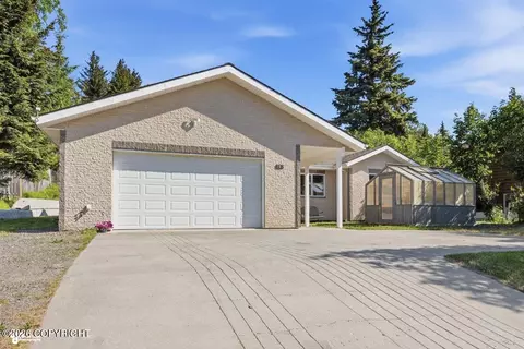 502 Rangeview Ave, Homer, AK 99603