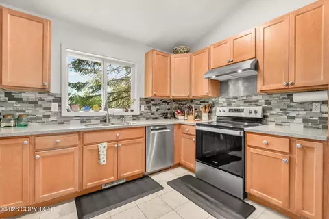 Kitchen - 9309 Hall Cir, Eagle River, AK 99577 photo 3 of 4