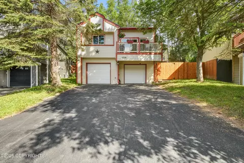 9309 Hall Cir, Eagle River, AK 99577
