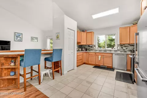 Kitchen - 9309 Hall Cir, Eagle River, AK 99577 photo 2 of 4