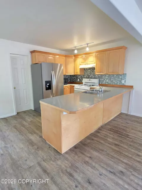 Kitchen - 17015 Riddell St, Eagle River, AK 99577 photo 1 of 2