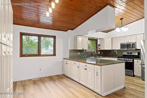 Kitchen - 9628 Balandra Cir, Eagle River, AK 99577 photo 4 of 7