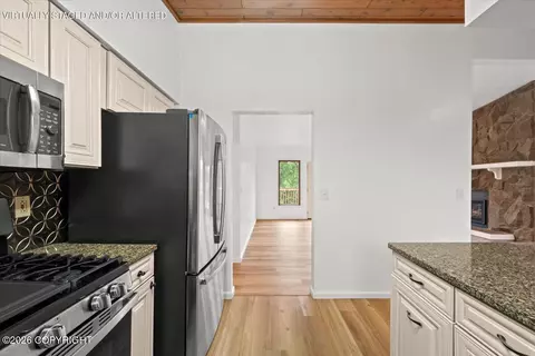 Kitchen - 9628 Balandra Cir, Eagle River, AK 99577 photo 2 of 7